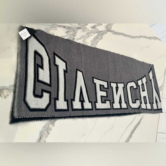 Givenchy College Logo Wool Scarf - Picture 2 of 5